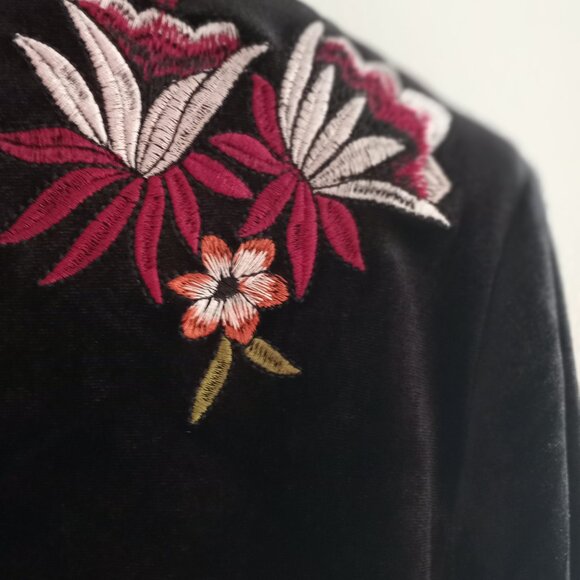 'COLLEEN LOPEZ' Poly Velvet embroidered Jacket Size M Lined EUC - Picture 9 of 16